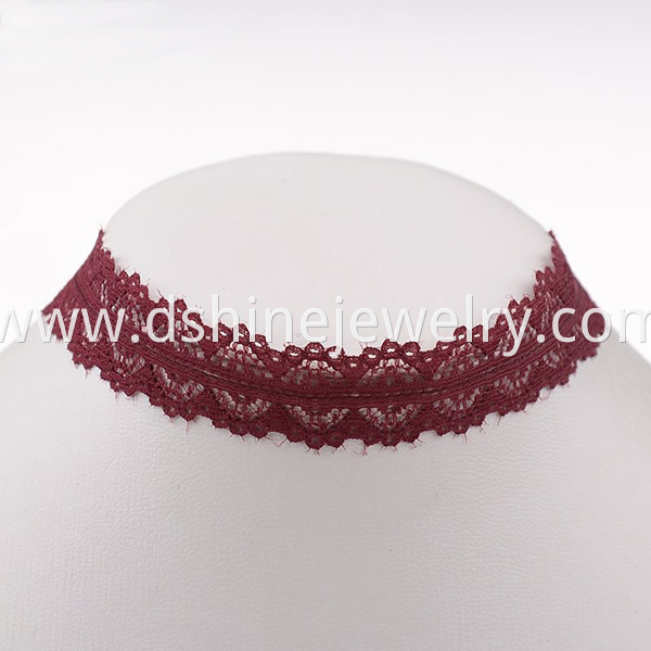 Short Lace Choker